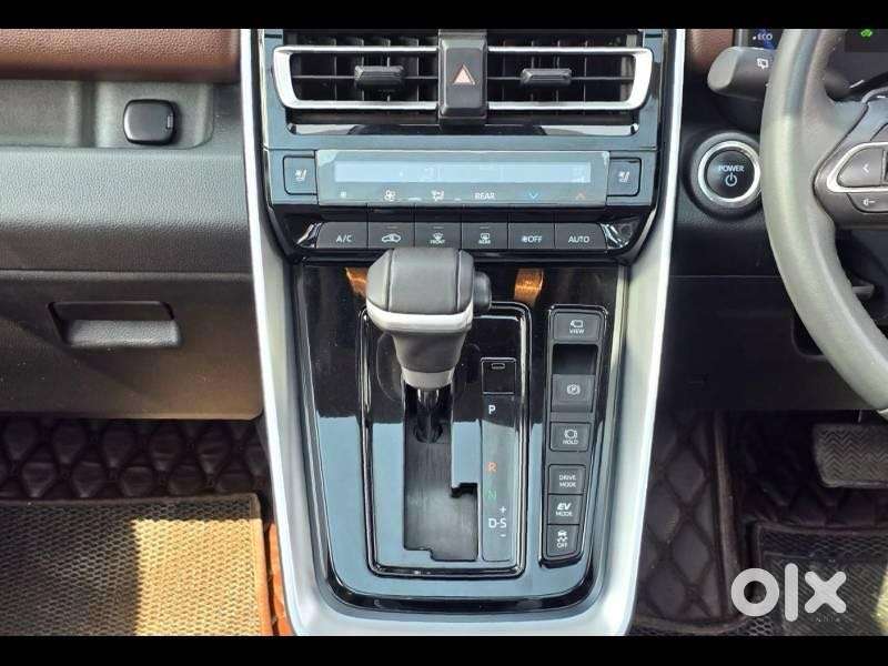 Toyota Innova Hycross 2.0 Zx (o) Hybrid 7 Str, 2025, Cng & Hybrids