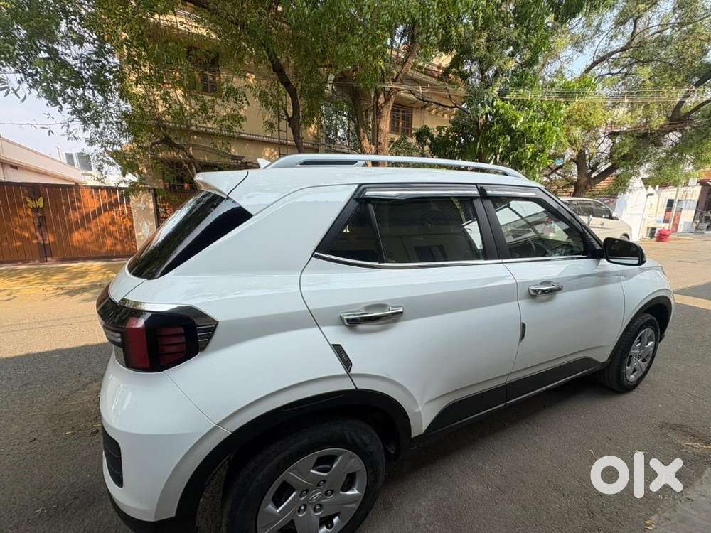 Hyundai Venue 2022 Petrol Well Maintained