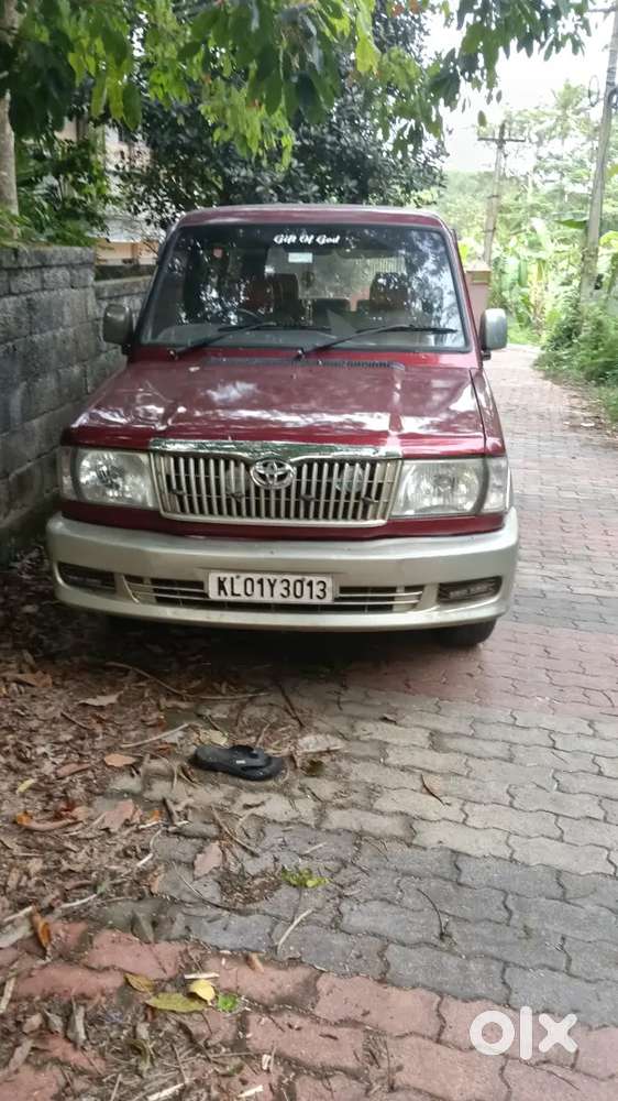 Toyota Qualis 2002 Diesel 195000 Km Driven