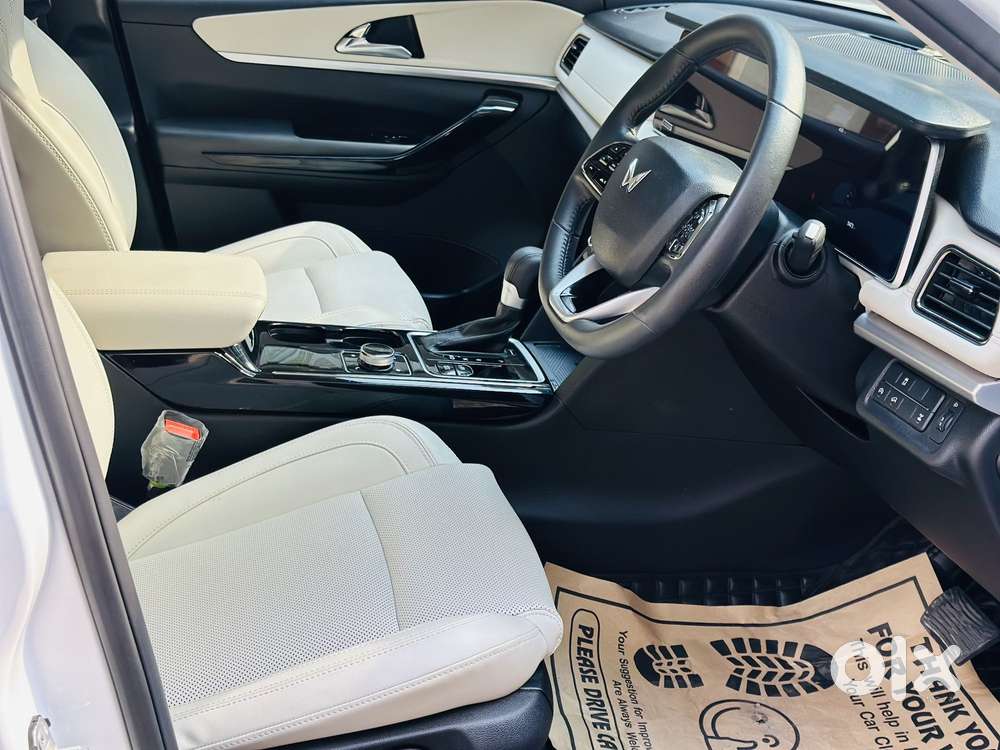 Mahindra Xuv700 2.2 Ax 7 Diesel At Luxury Pack Str Awd, 2024, Diesel