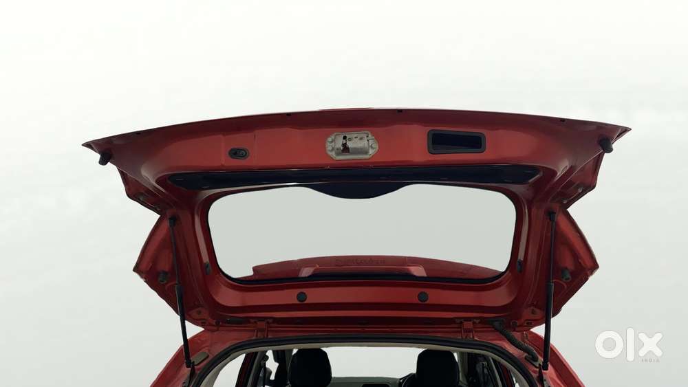 Tata Nexon 1.2 Revotron Xt, 2018, Petrol