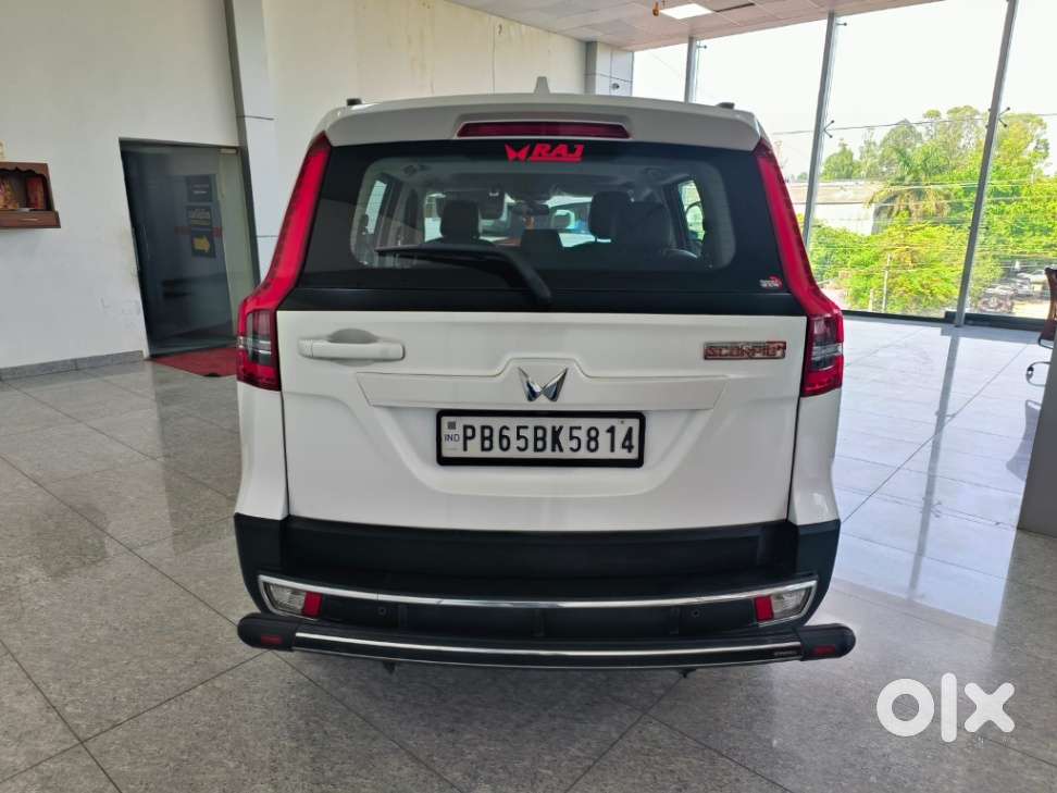Mahindra Scorpio N D At 2wd Z8 S 7s Z8 Select, 2025, Petrol