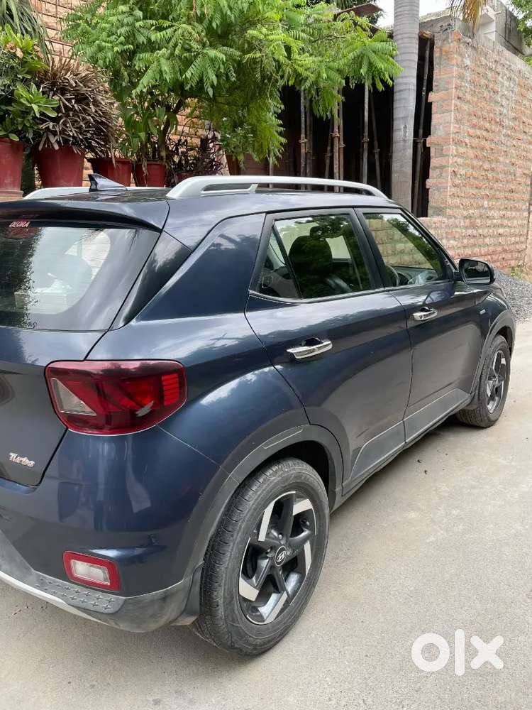 Hyundai Venue 1.0 Turbo Sx+ Dct 2019  Single Owner  ₹9 Lakh