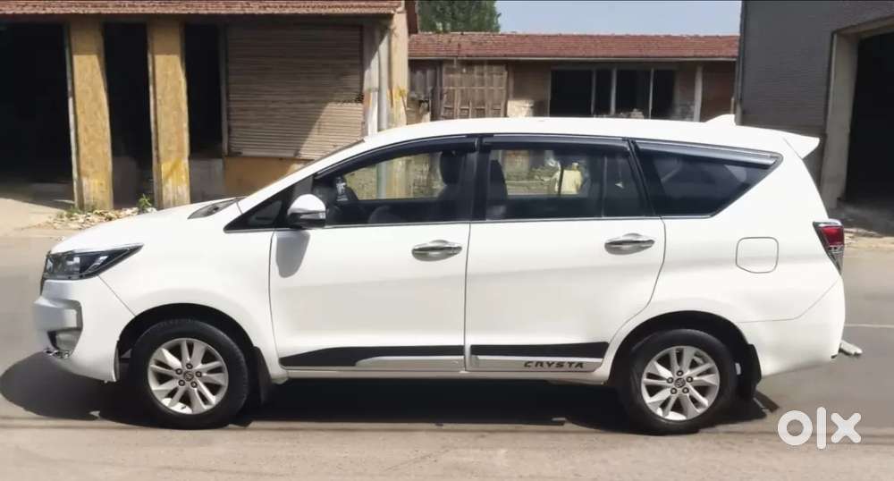 Toyota Innova Crysta 2.4 G Mt 7 Str, 2017, Diesel