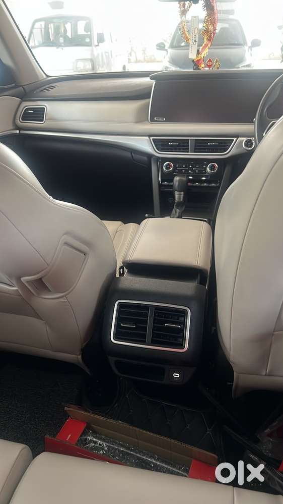 Mahindra Xuv700 2.2 Ax 7 Diesel At Luxury Pack Str, 2023, Diesel