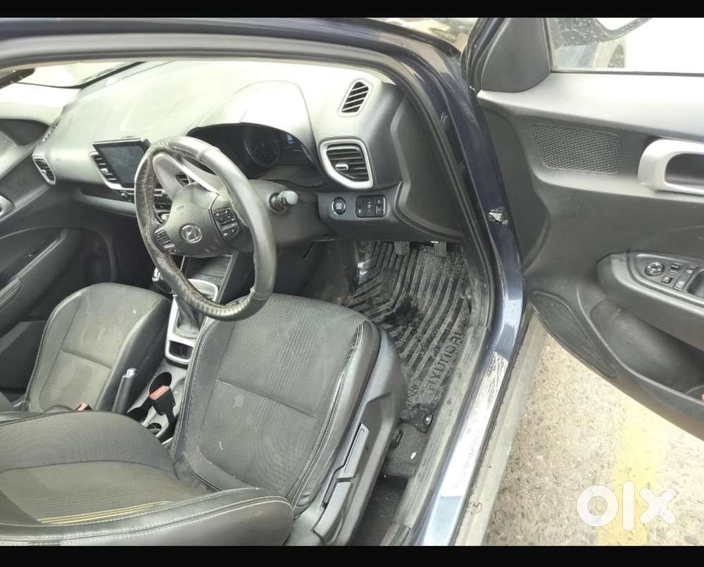 Hyundai Venue 2019 Diesel 64299 Km Driven