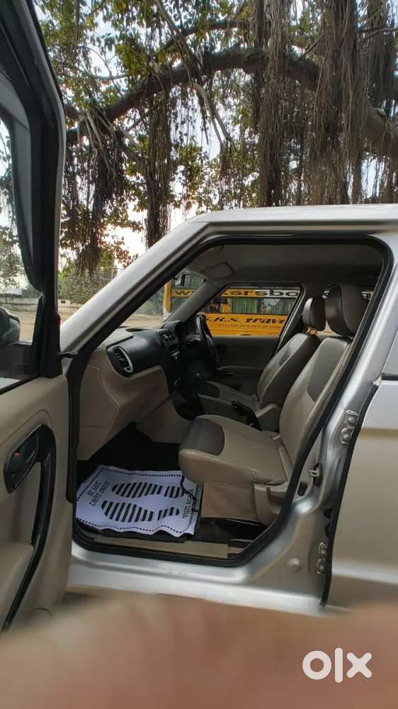 Mahindra Tuv 300 2016 Diesel Well Maintained