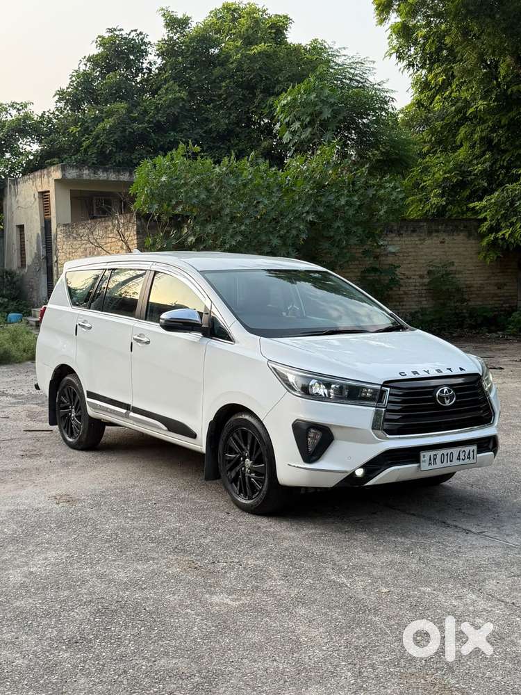 Toyota Innova Crysta [2020-ongoing] 2.4 Zx 7 Str, 2022, Diesel