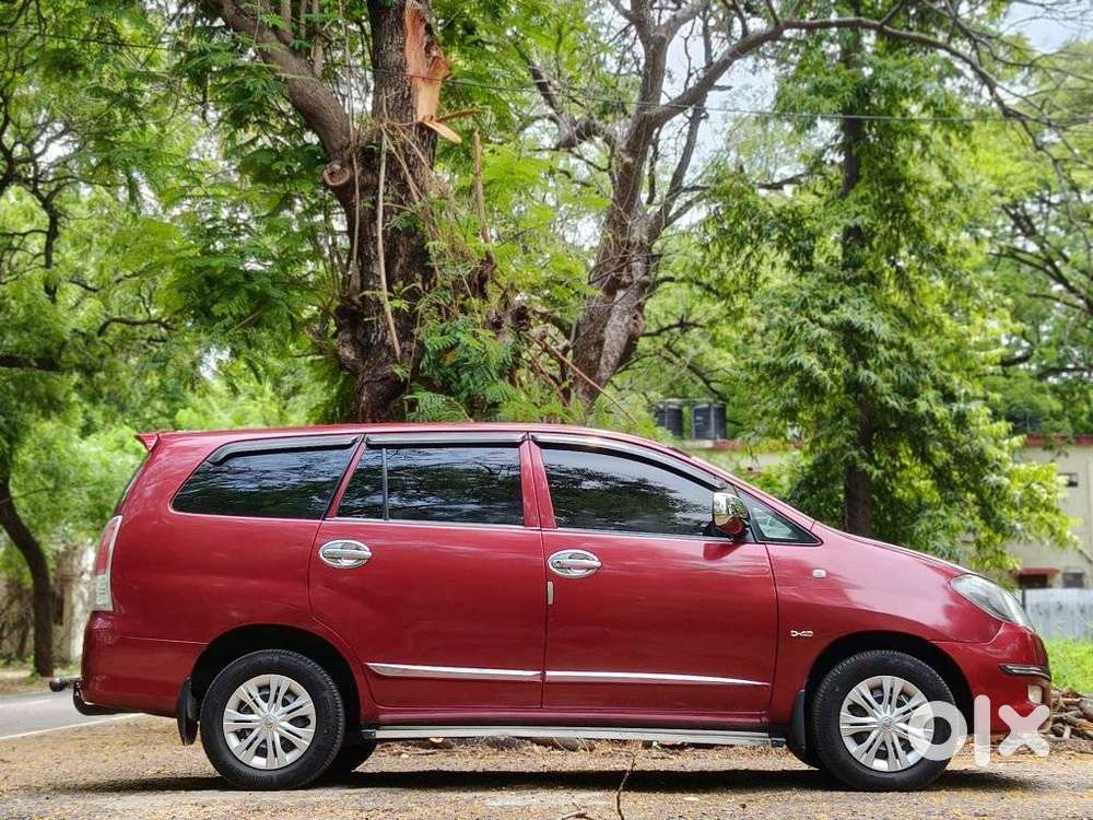 Toyota Innova 2.5 G (diesel) 8 Seater, 2011, Diesel
