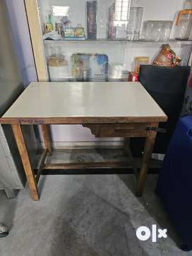 Second hand table deals olx