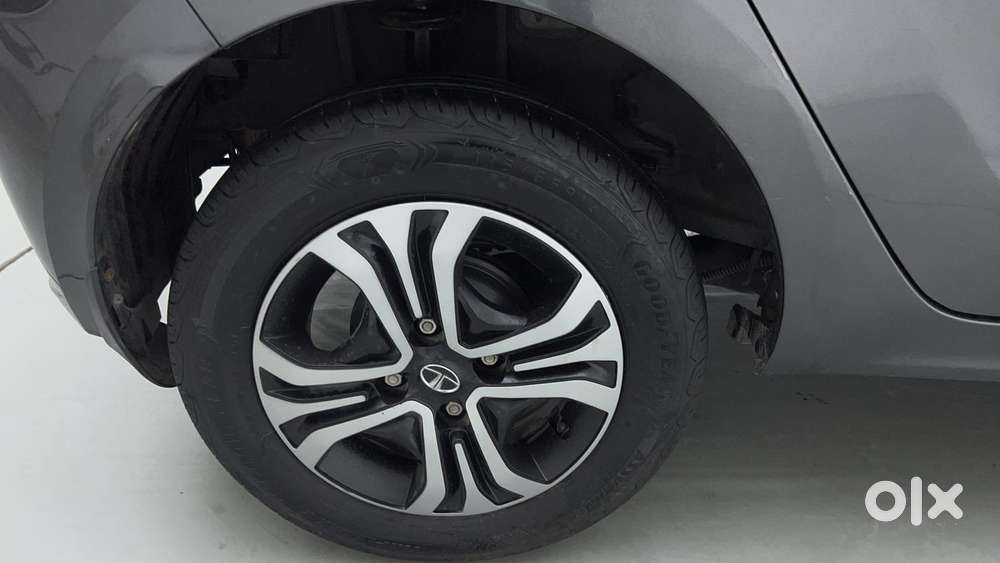 Tata Tiago 1.2 Revotron Xt Option, 2023, Petrol