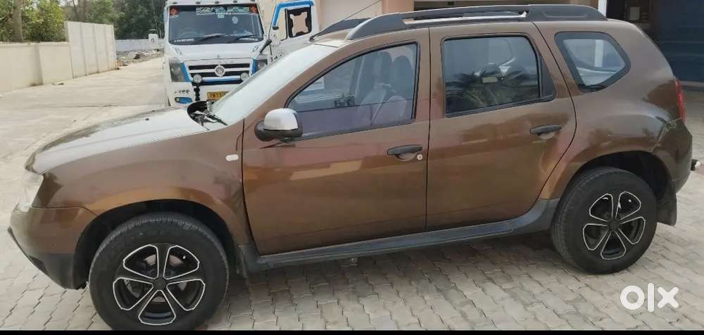 Renault Duster 2014 Diesel 79000 Km Driven With Showroom Condition