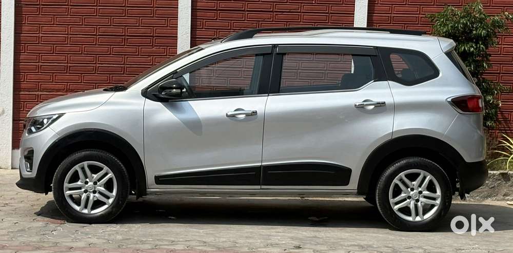 Renault Triber Rxz, 2022, Petrol