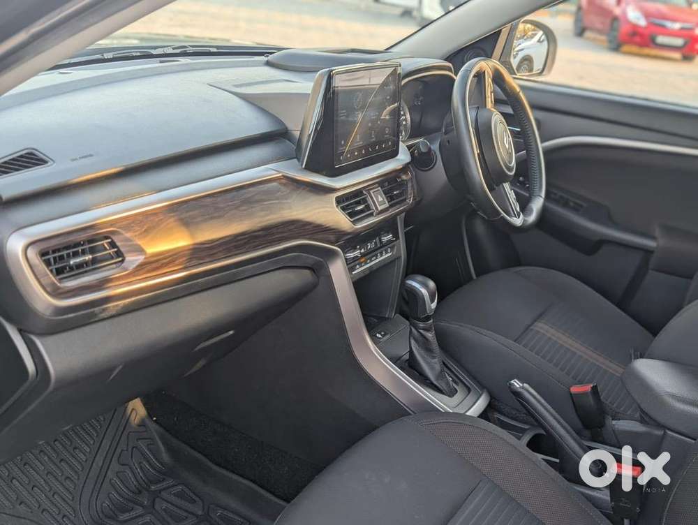 Maruti Suzuki Brezza 2024 Petrol 14000 Km Driven