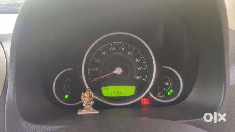 Hyundai Eon Magna Red