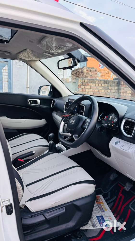 Hyundai Venue Petrol 2023