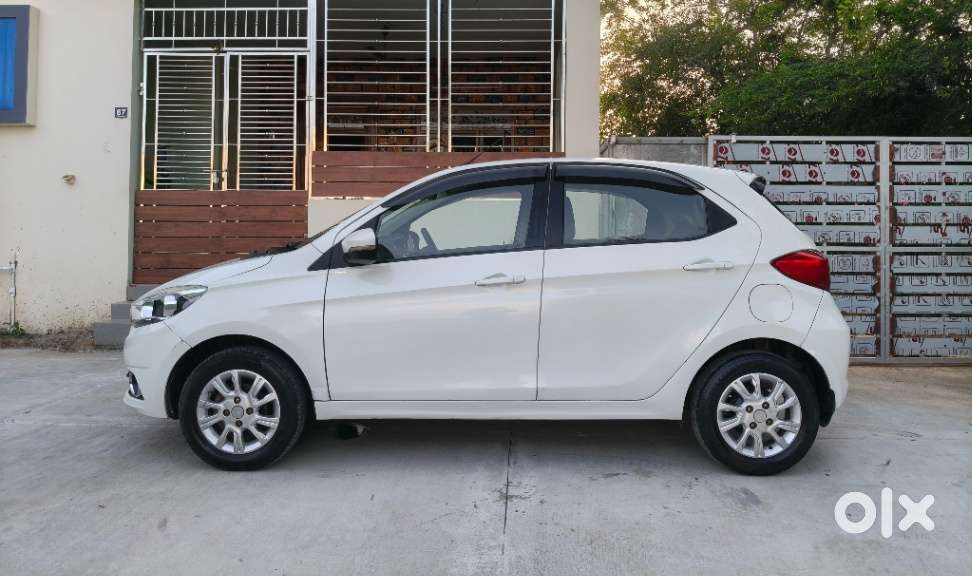 Tata Tiago 1.2 Revotron Xza, 2017, Petrol