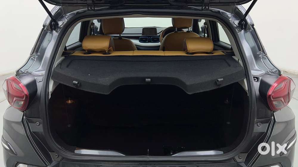 Tata Punch Creative Dual Tone Amt Sunroof, 2023, Petrol