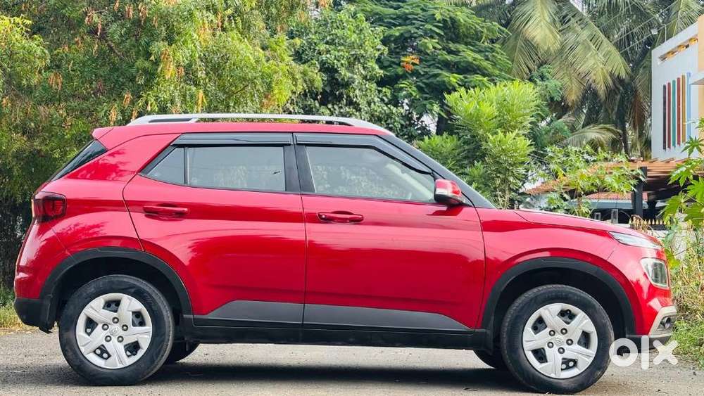 Hyundai Venue 1.2 S Plus, 2021, Petrol