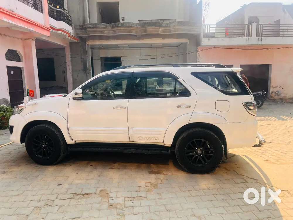 Toyota Fortuner 2015