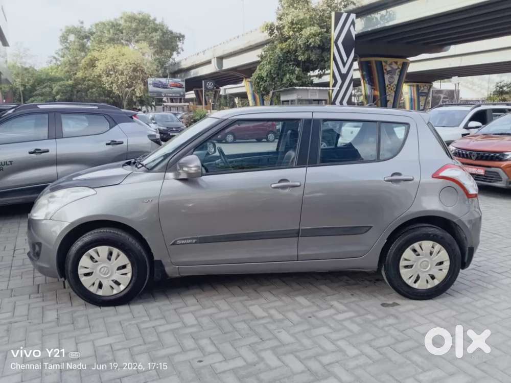 Maruti Suzuki Swift Vxi, 2012, Petrol