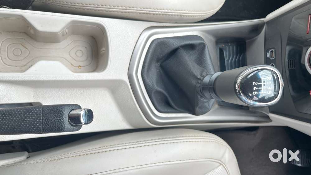Mahindra Xuv300 W8 Option, 2022, Petrol