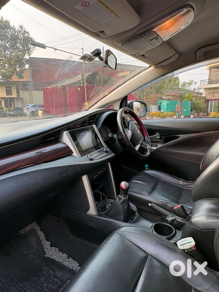 Toyota Innova Crysta 2016 Diesel Well Maintained