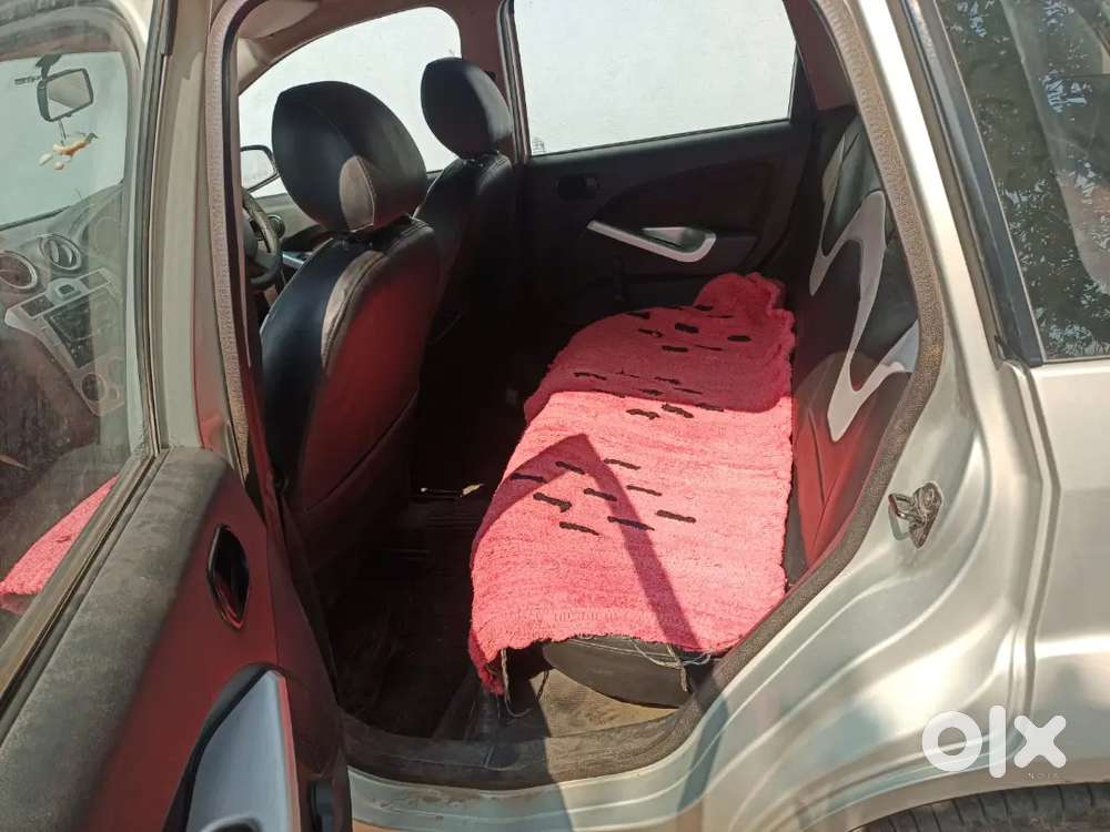 Ford Figo Trend 2012