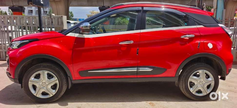 Tata Nexon 1.2 Revotron Xma Amt (s), 2023, Petrol