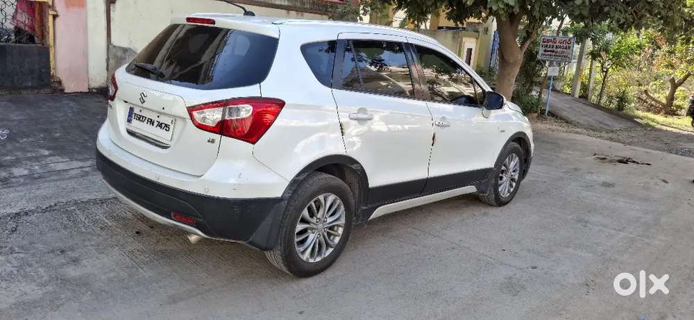 Maruti Suzuki S-cross 2017 Diesel Well Maintained