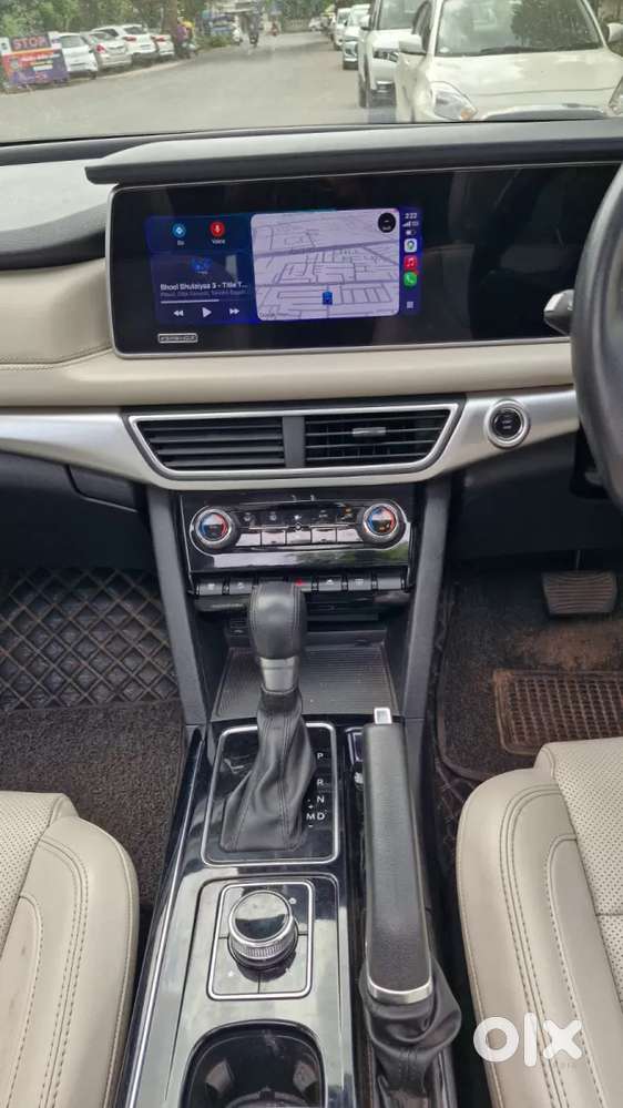 Mahindra Xuv700 2.0 Ax 7 Petrol At Str, 2022, Petrol