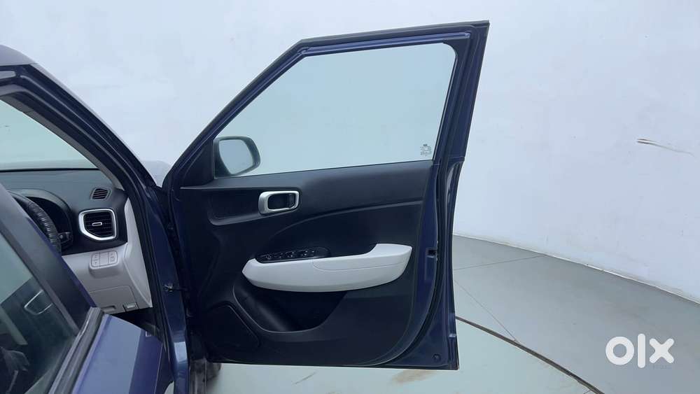 Hyundai Venue 1.0 S (o) Turbo Dct, 2023, Petrol