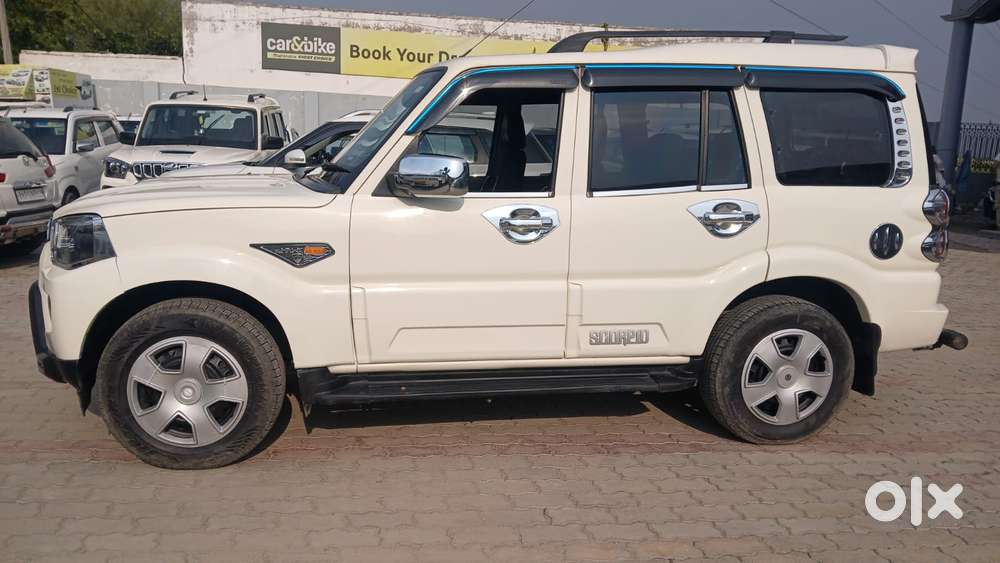 Mahindra Scorpio S6 Plus, 2017