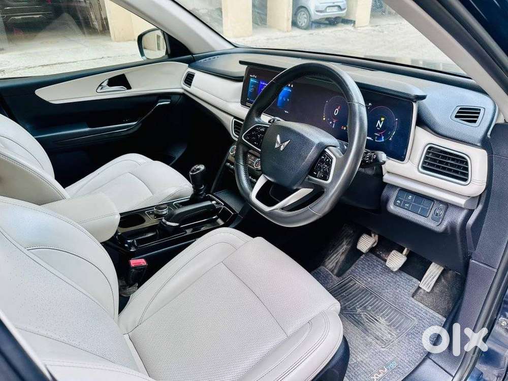 Mahindra Xuv700 2.2 Ax 7 Diesel At Str Awd, 2023, Diesel