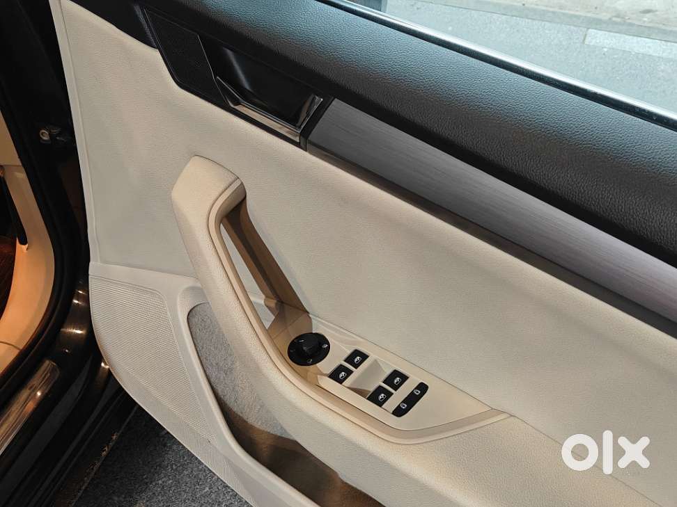 Skoda Superb Style 1.8 Tsi At, 2018, Petrol