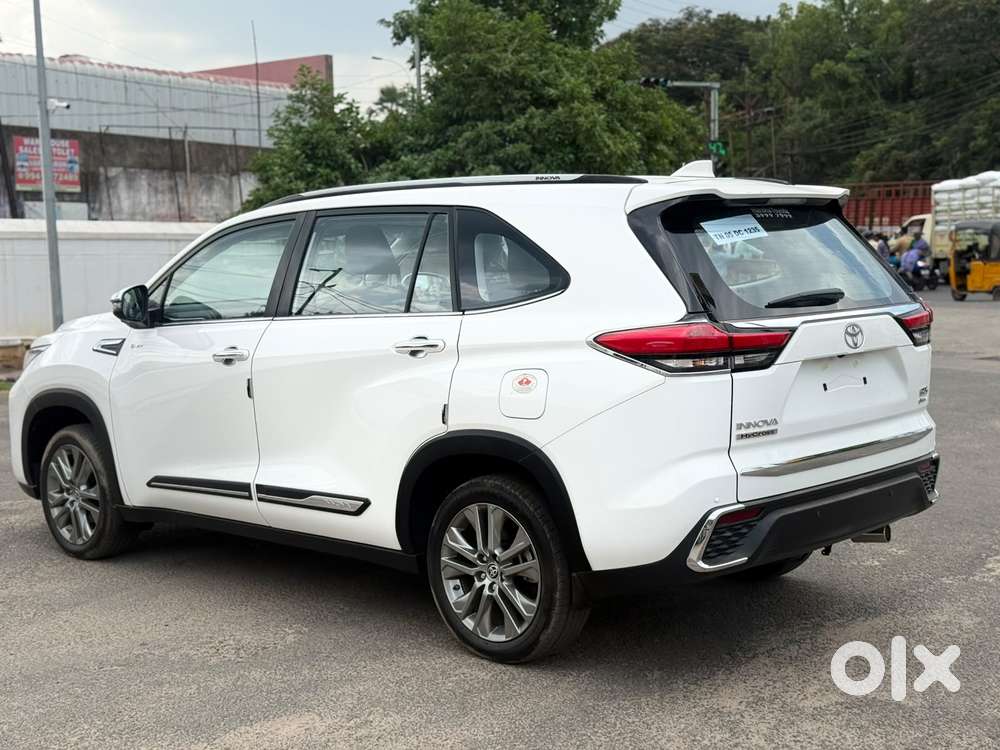 Toyota Innova Hycross 2.0 Zx (o) Hybrid 7 Str, 2026, Electric