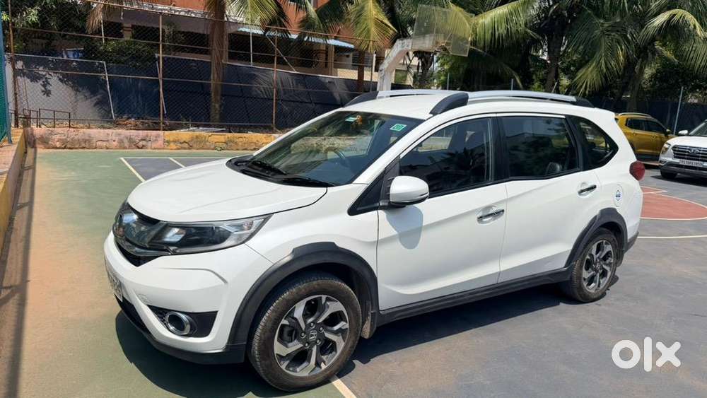 Honda Br-v: Pearl White-7 Seater-2019-autot-top Condition-fully Loaded