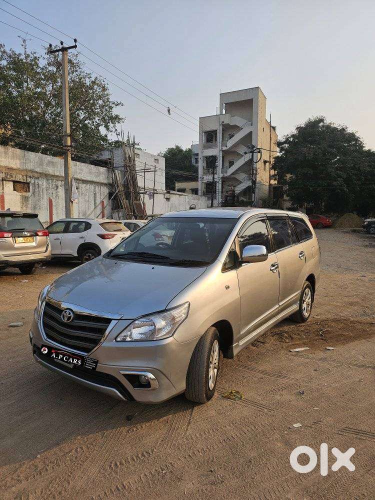 Toyota Innova 2.5 G (diesel) 8 Seater Bs Iv, 2015, Diesel