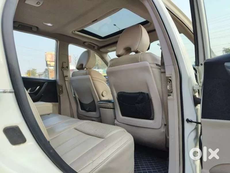 Mahindra Xuv500 At W10 Fwd, 2017, Diesel