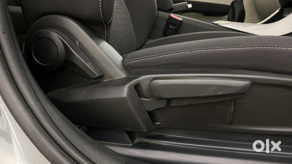 Tata Altroz Xz Plus I-turbo (s), 2023, Petrol