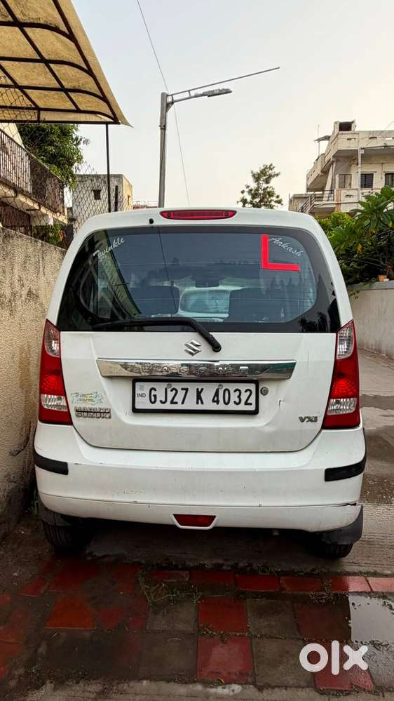 Wagon R  Vxi 2013model White Car