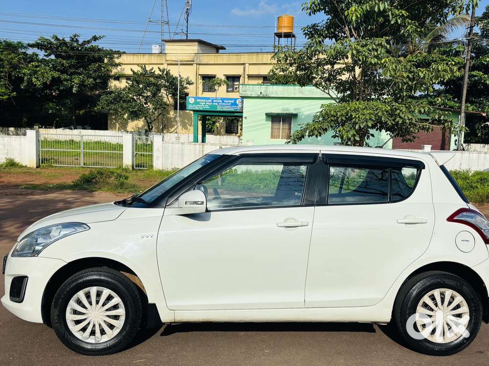 Maruti Suzuki Swift Vxi With Abs, 2016, Petrol