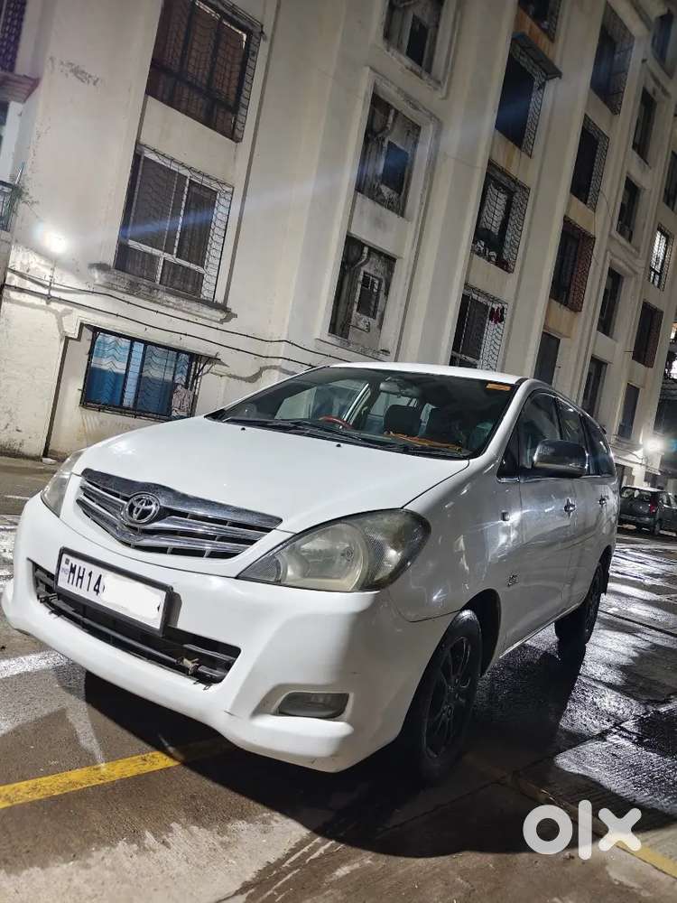 Toyota Innova 2.5v (top Model)