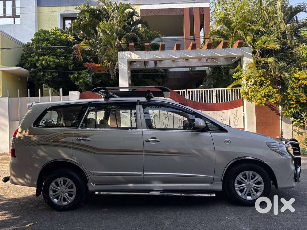 Toyota Innova 2.5 Gx (diesel) 8 Seater Bs Iv, 2015, Diesel