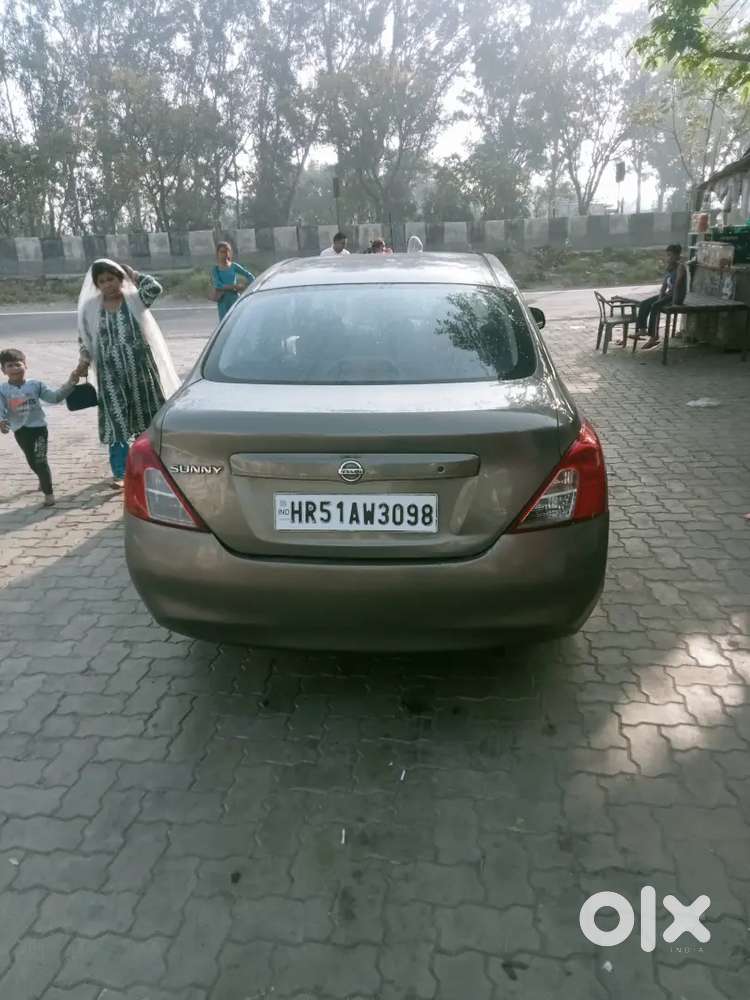 Nissan Sunny 2013 Petrol 82000 Km Driven