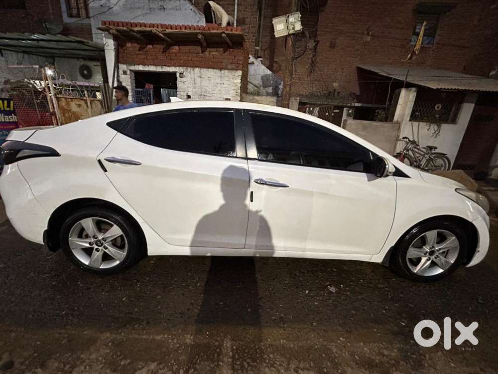 Hyundai Elantra 2013 Diesel 96000 Km Driven