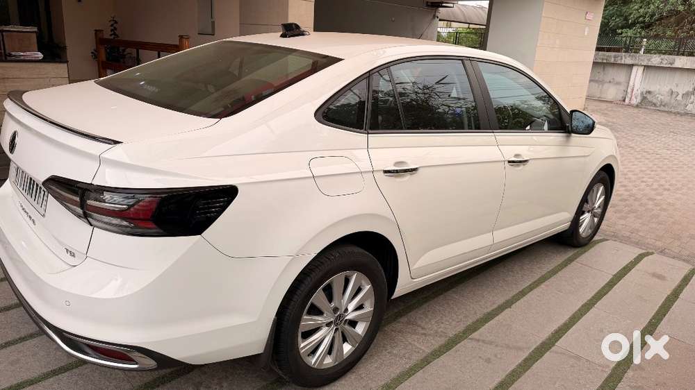 2023 Model Volkswagen Virtus Highline (1.0l Tsi At) Only 17,040 Km