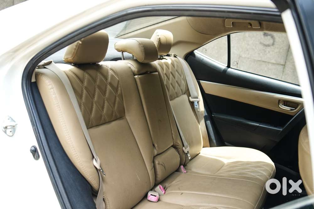 Toyota Corolla Altis G At, 2015, Petrol