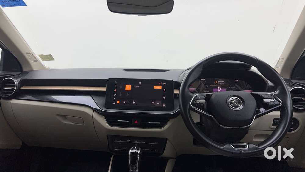 Skoda Slavia Style 1.0l Tsi At, 2022, Petrol