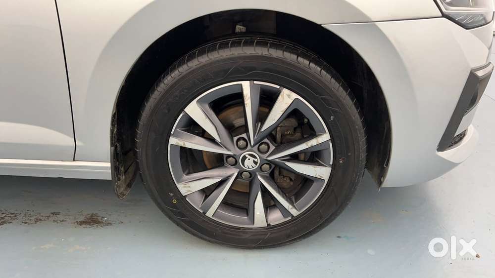 Skoda Slavia Style 1.0l Tsi Mt, 2022, Petrol